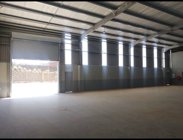 450M² WAREHOUSE TO LET IN WATERFALL